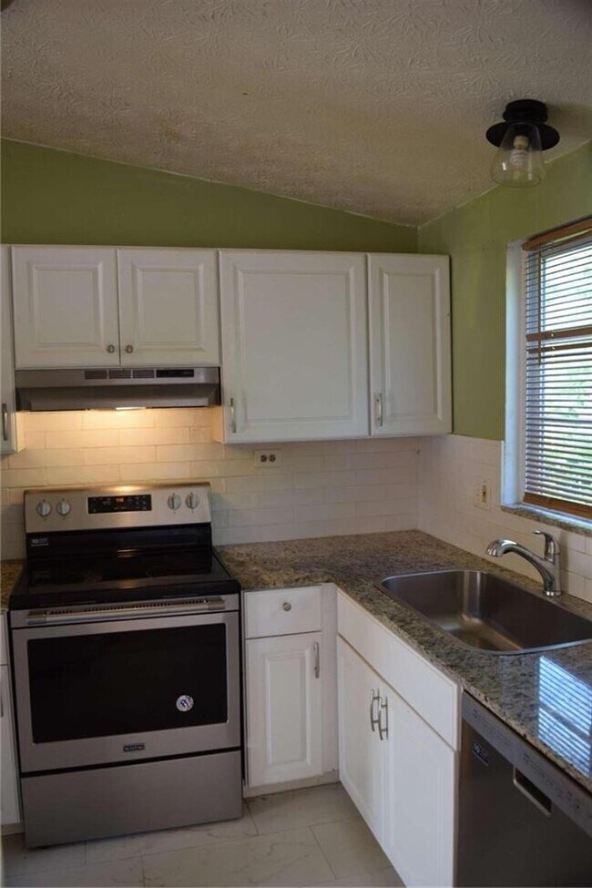 Foto del edificio - 2805 Pine Meadow Dr