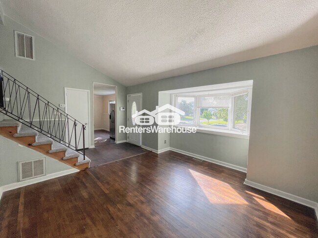 Building Photo - 4960 Clover St