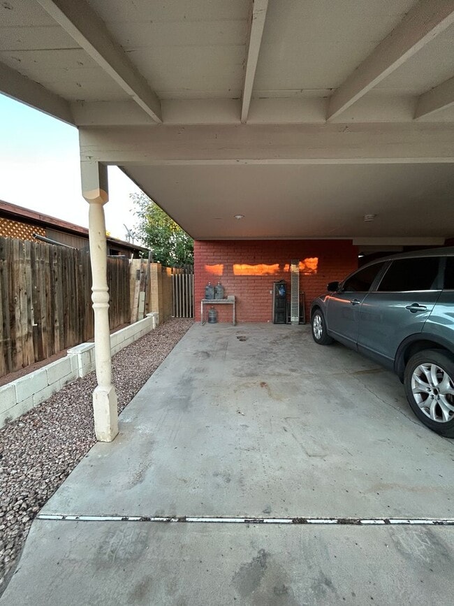 Foto del edificio - 1101 N April Cir