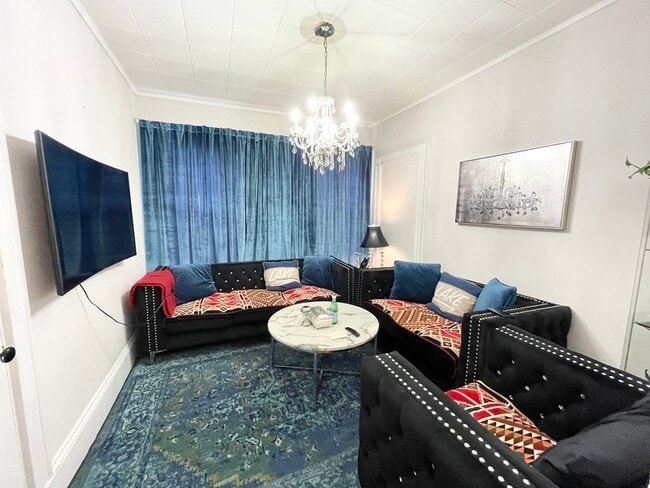 Building Photo - 26-28 Harbor View St