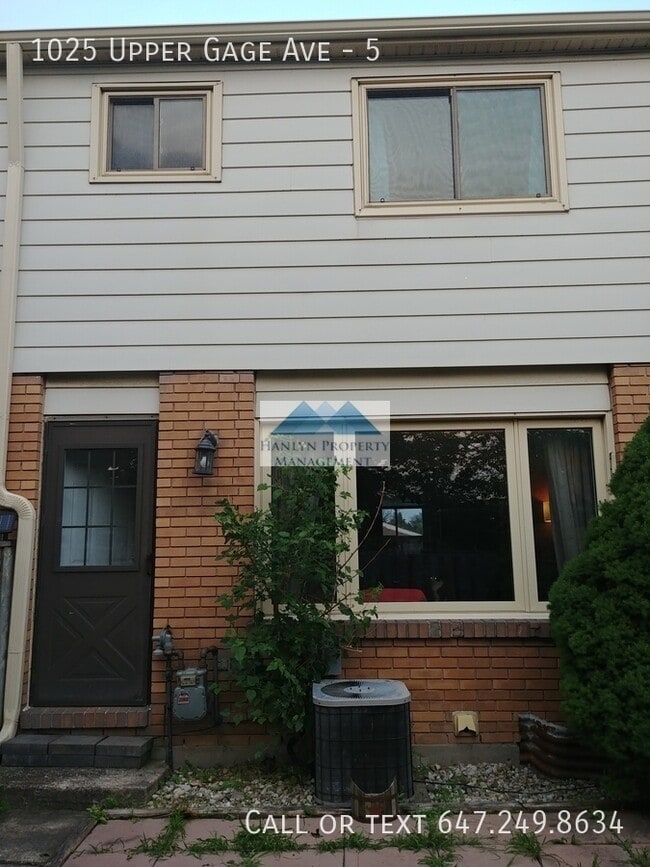 Building Photo - 3 Bedroom Townhouse on East Mountain