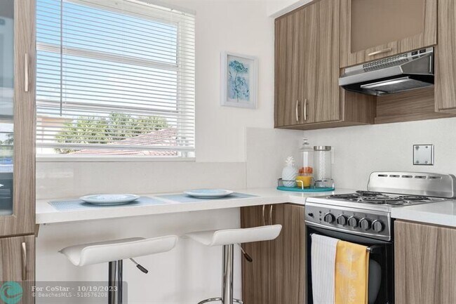 Foto del edificio - 620 NE 2nd Ct