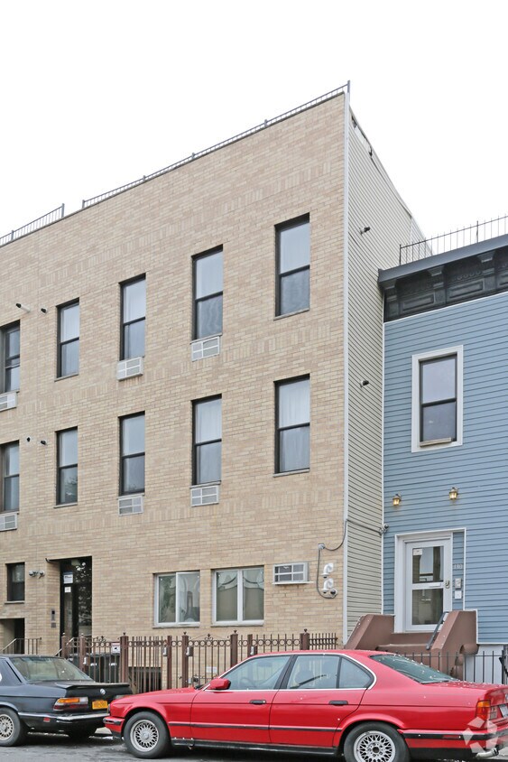 Primary Photo - 132 Jefferson St