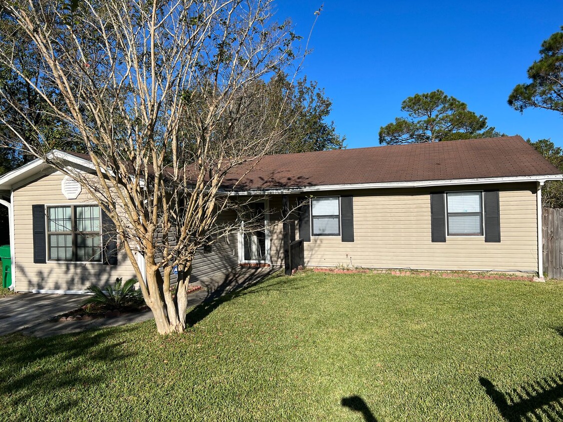 Primary Photo - 3BR/2BA Home Available Immediately