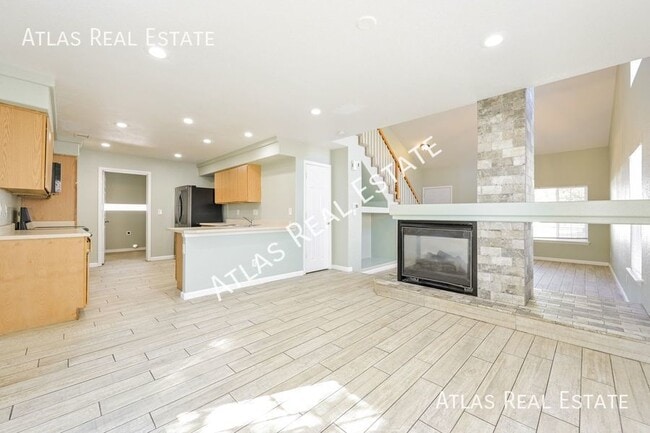 Building Photo - Beautiful 3-bedroom, 4-bathroom gem!