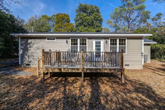 Foto del edificio - Renovated home in Forest Acres for rent!