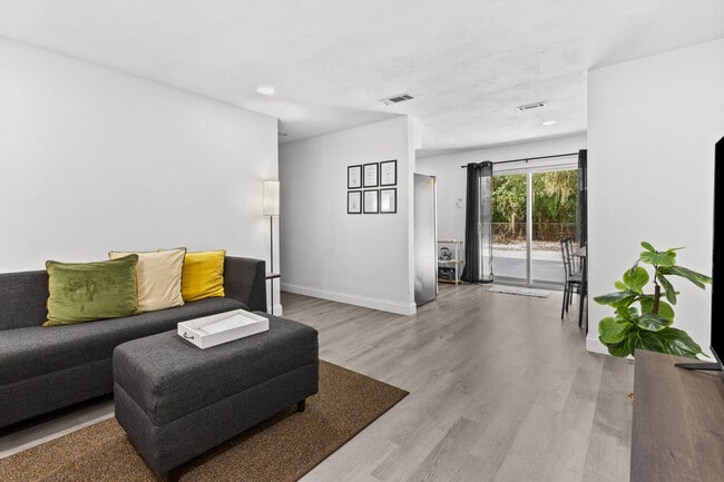 Foto del edificio - 3204 NW 10th St