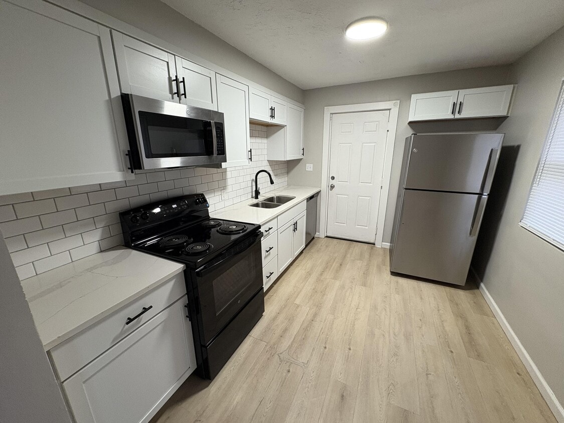 Foto principal - 2622 Hiawatha St