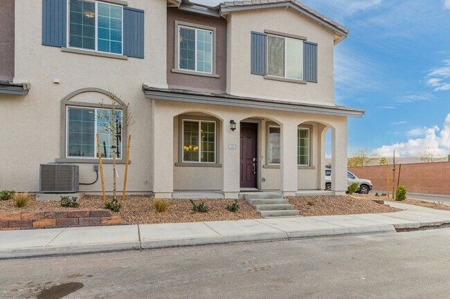 Building Photo - 2023 built townhome