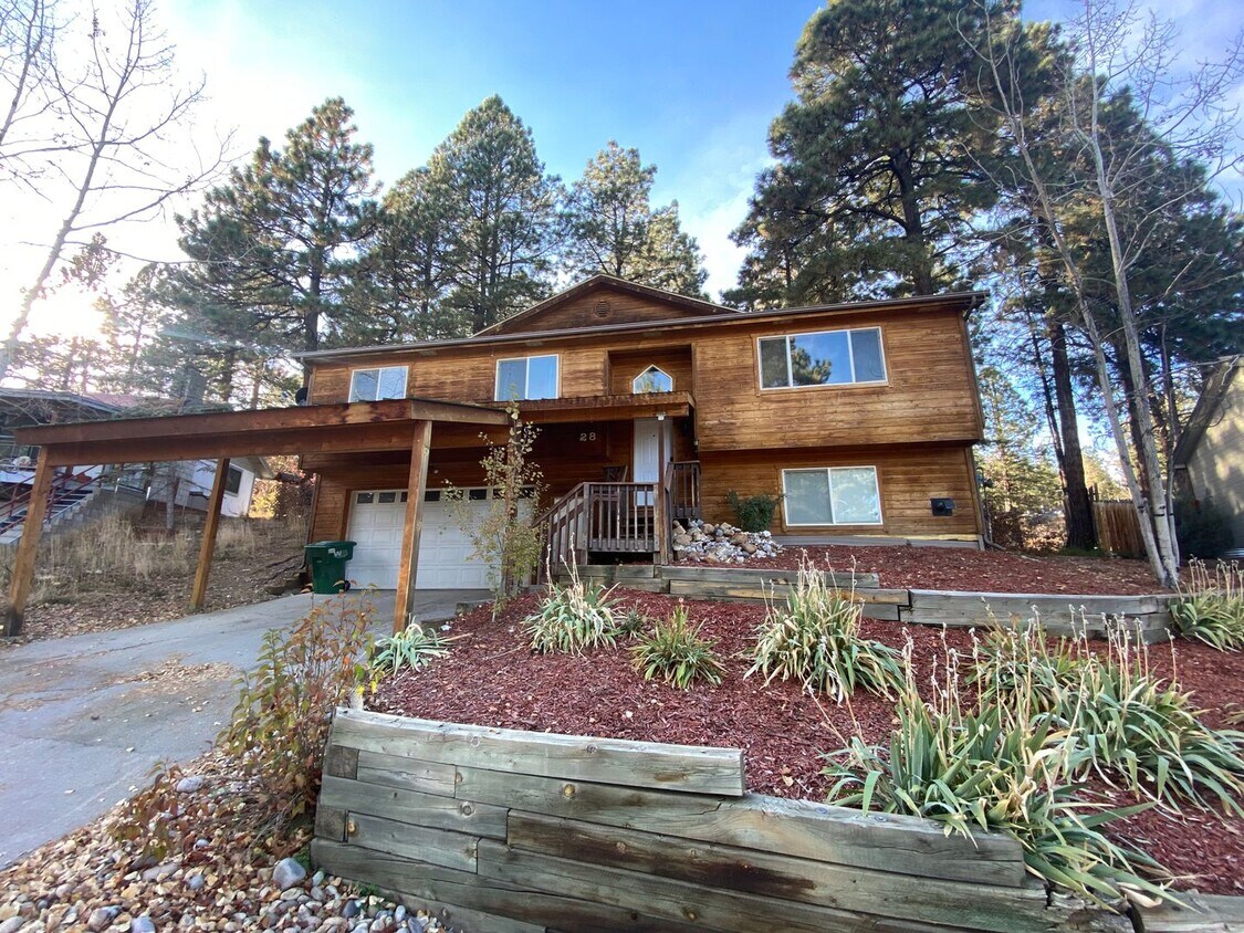 28 Trail Wood Dr, Durango, CO 81303 House Rental in Durango, CO