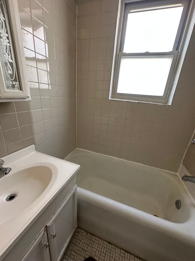 Foto del edificio - 4237 N Paulina St