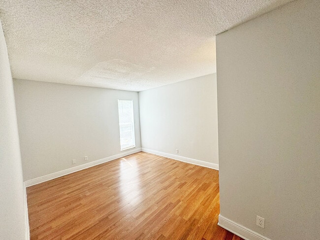 Building Photo - 4543 Treehouse Ln