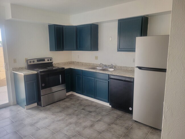 Foto del edificio - 12616 Copper Ave NE