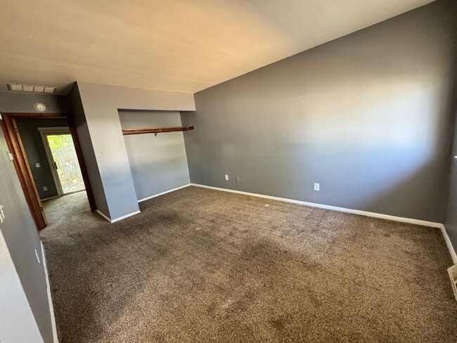 Building Photo - 77 Walbridge Ave