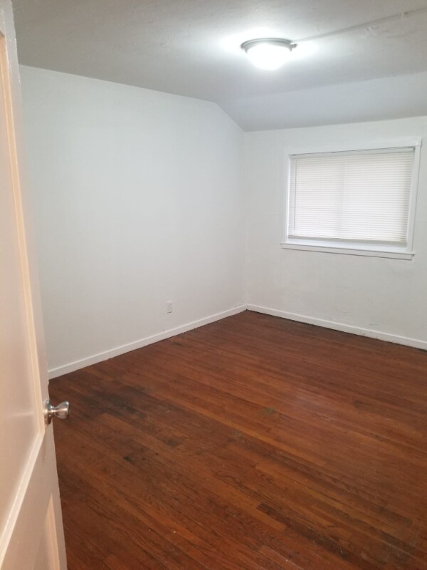Foto del edificio - 170 Woodlawn Cir