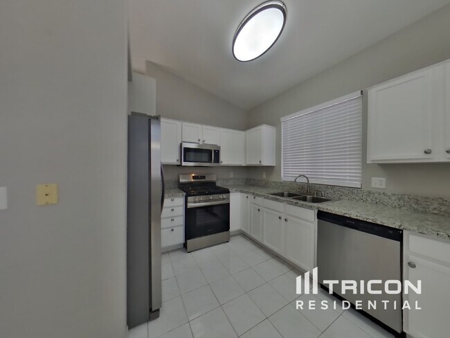 Foto del edificio - 2727 W Richmar Ave