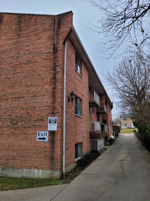 Building Photo - 3318 Werk Rd