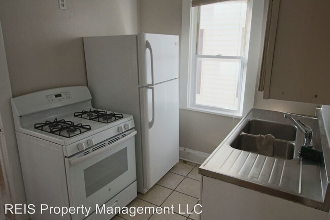 Building Photo - 2119 N 40th St