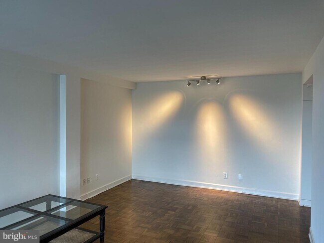Building Photo - 2475 Virginia Ave NW