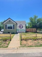 Building Photo - 219 E 8th St