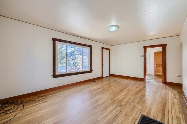 Building Photo - 312 Pilot Knob Ave
