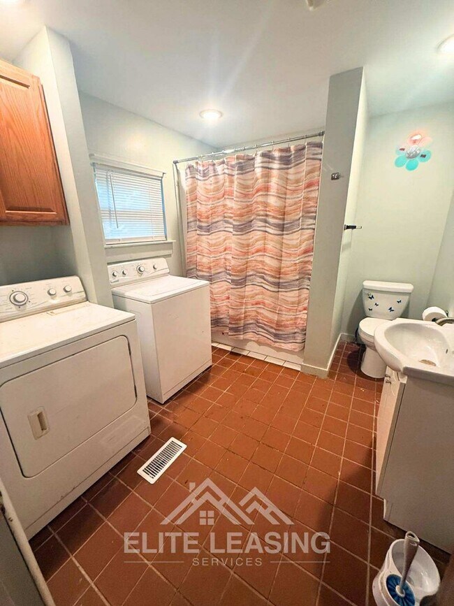 Foto del edificio - 4 Bedroom | 2 Bathroom Home – Spacious and Inviting!