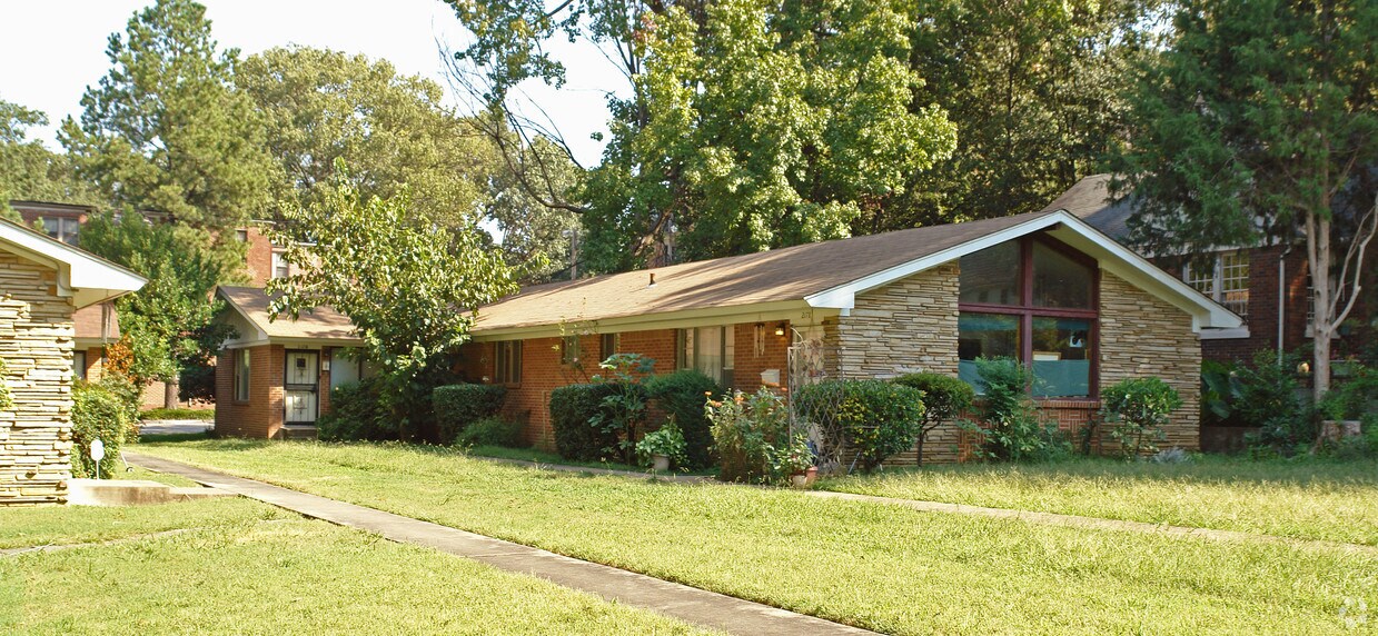 Primary Photo - 2176 Washington Ave