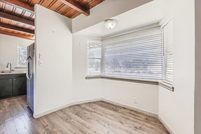 Foto del edificio - 5361 W Janette Ave