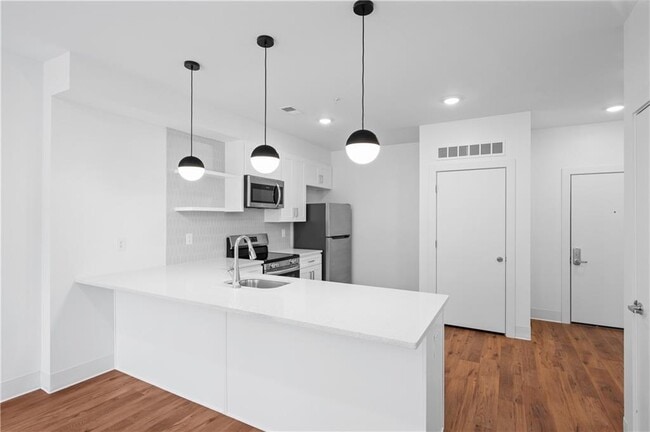 Building Photo - 456 Flat Shoals Ave SE