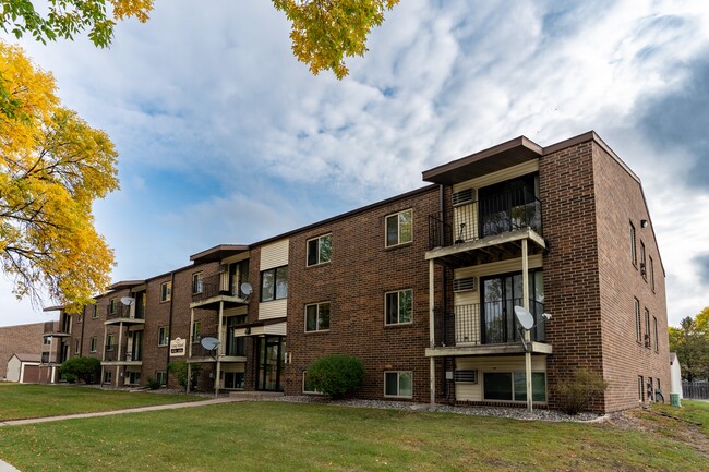Apartamentos de Long Island en Fargo, Dakota del Norte | Exterior - Long Island