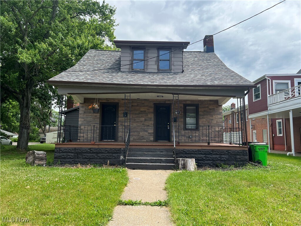Primary Photo - 214 Front St