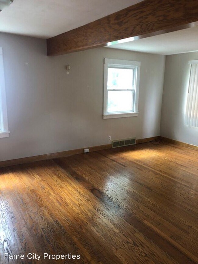 Building Photo - 2 br, 1 bath House - 2018 Maple Ave NE