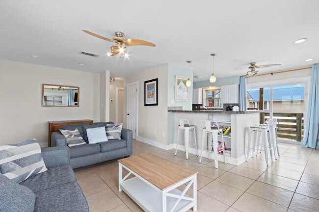 Foto del edificio - 344 E Beach Blvd