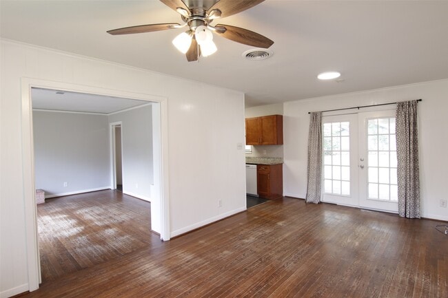 Foto del edificio - 6915 Edgemoor Dr