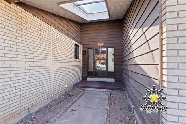 Building Photo - 1502 Greenfield Ave