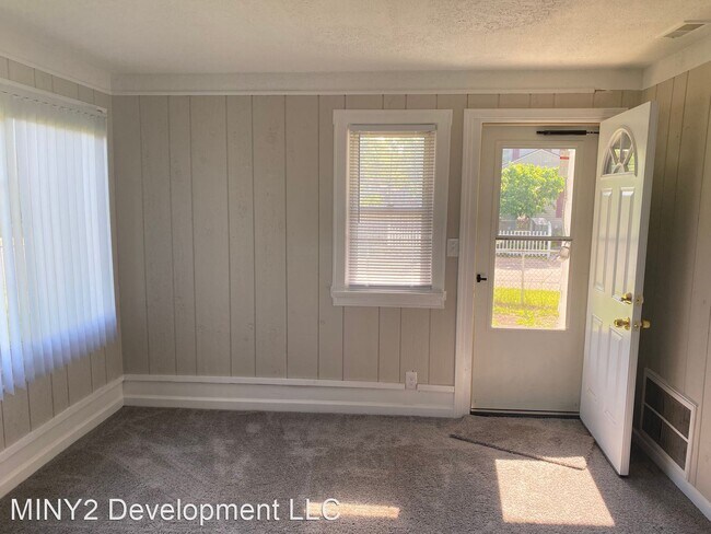 Building Photo - 4 br, 1 bath House - 33610 Calumet