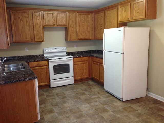 Building Photo - 448 Live Oak Walk