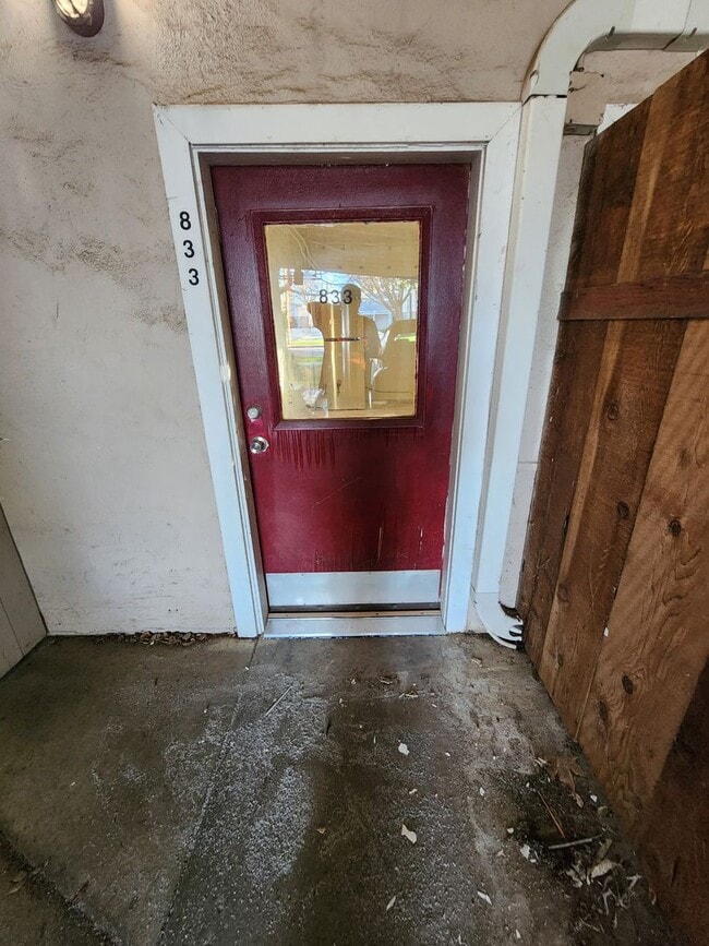 Building Photo - Centrally located unit