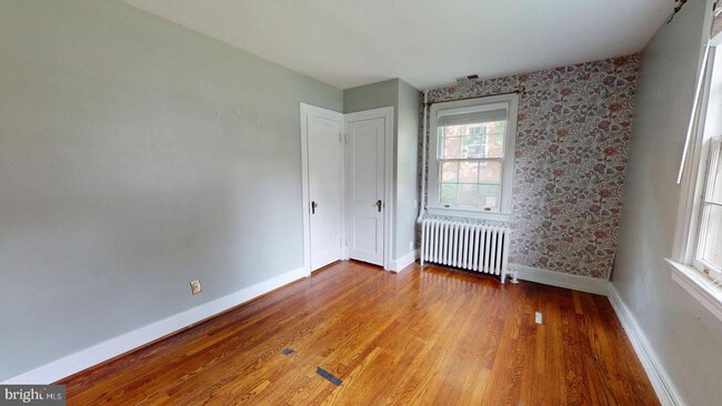 Foto del edificio - 15 E Custis Ave