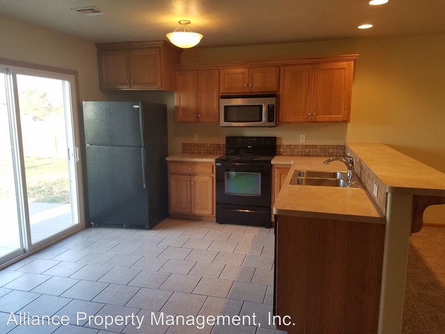 Building Photo - 4 br, 2 bath House - 3024 Brookville Dr.