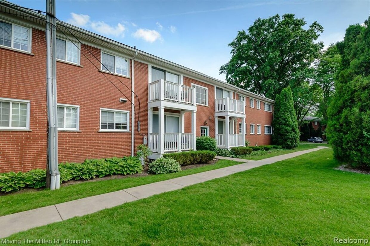 Foto principal - 487 N Eton St