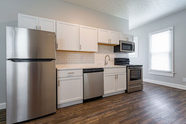 Foto del edificio - 732 1/2 Neil Ave