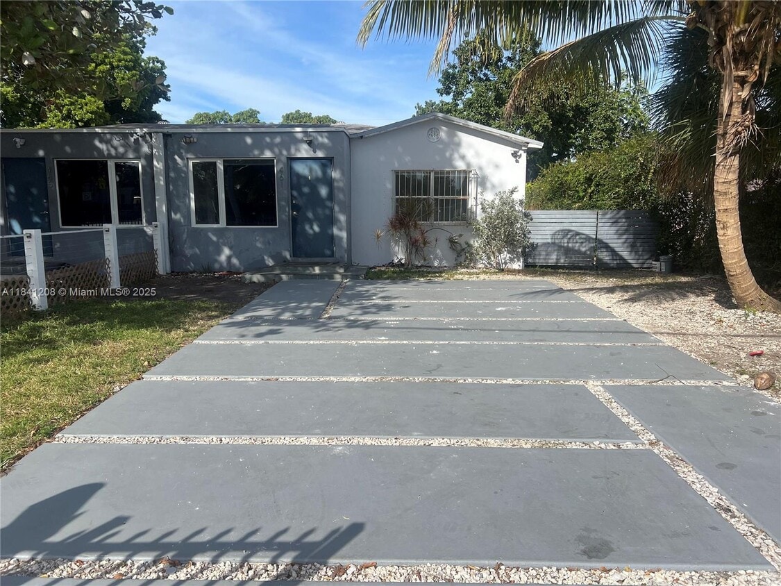 Primary Photo - 461 NW 103rd St