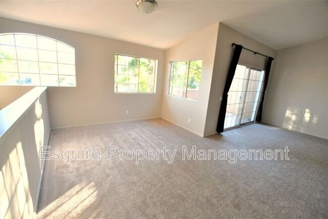 Foto del edificio - 2075 Blackberry Cir