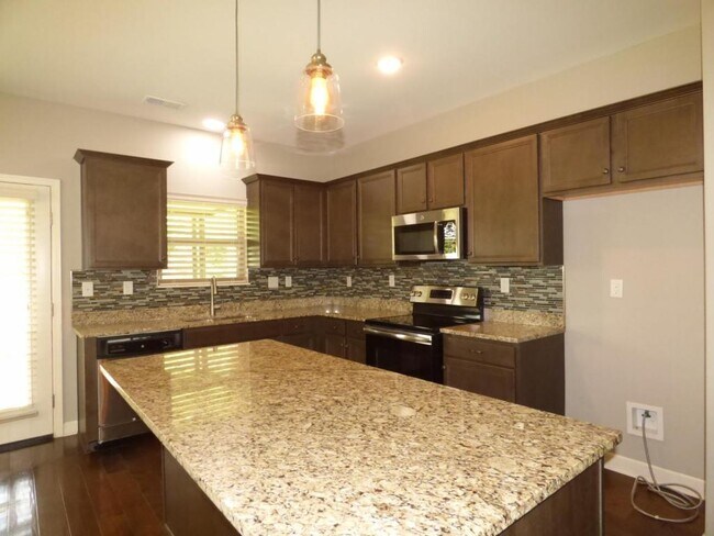 Foto del edificio - 70 Southwind Dr