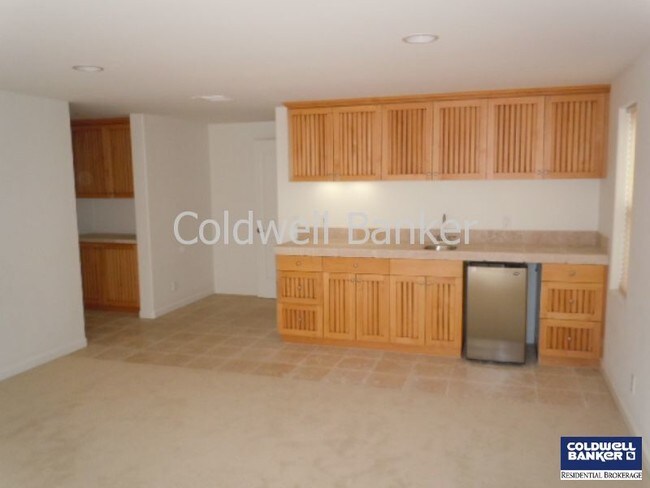 Building Photo - 4029 Sunset Ln