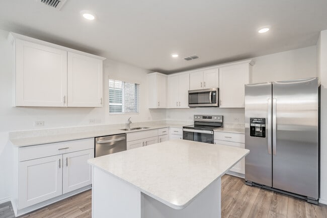 Building Photo - 847 Lake Fletcher Rd