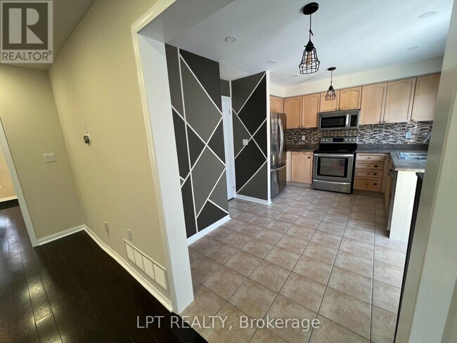 Building Photo - 6 MYSTCAL ROAD