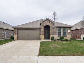 Building Photo - 1001 Whispering Oak Dr