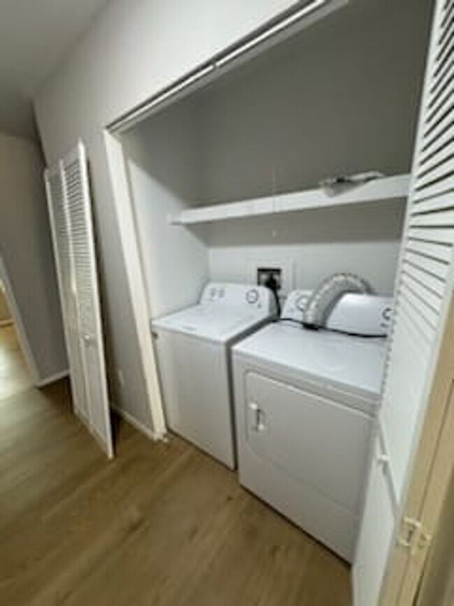 Foto del edificio - Modern 2-Bedroom Apartment in Clementon, NJ